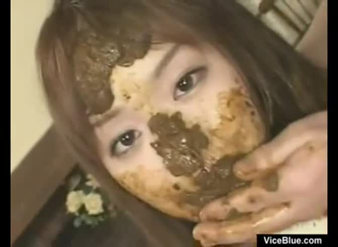 Video :Cute Asian teen eating wet shit in a bowl